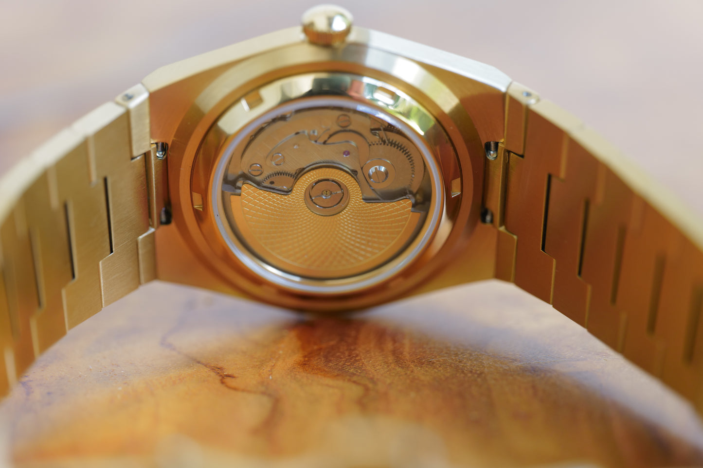 Peregrine Gold GMT