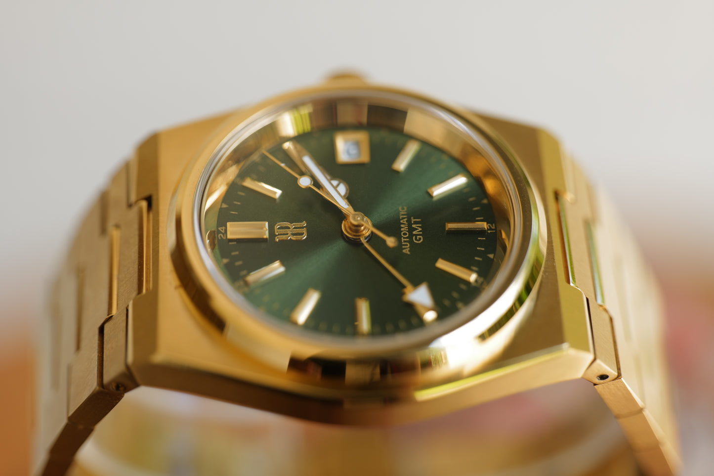 Peregrine Gold GMT